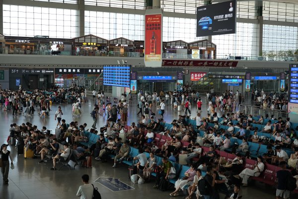 红涨股票配资 国庆中秋假期运输车票开售！成都至北京、上海、重庆等方向部分车次席位上线秒空